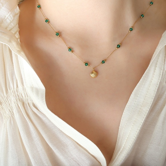 18K Gold Shell Necklace*Ocean Inspired Jewelry*Waterproof*Sweatproof* - Picture 3 of 5